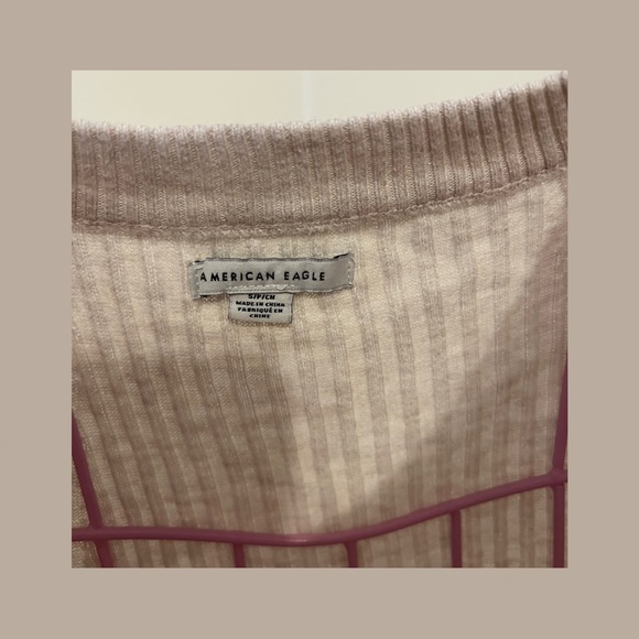 American Eagle Creme sweater - Picture 5 of 10